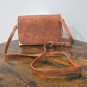 URBAN EXPRESSIONS Aleda Wallet Clutch